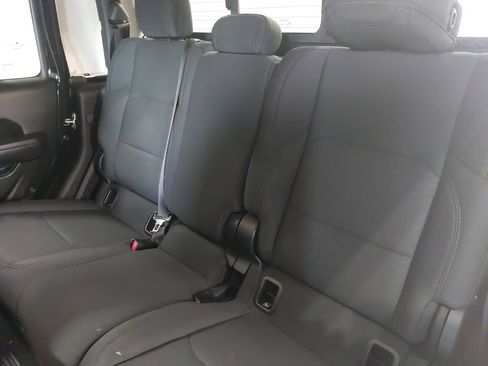Used 2022 Jeep Gladiator Sport AWD/4WD image 13