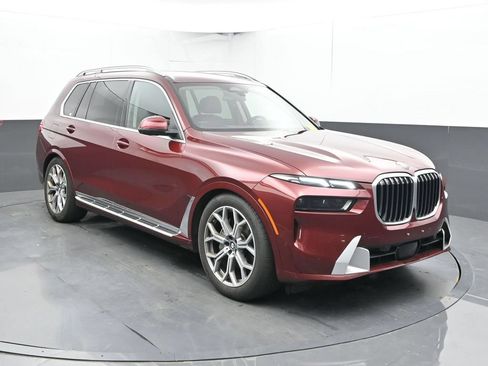 Used 2025 BMW X7 xDrive40i AWD/4WD image 4