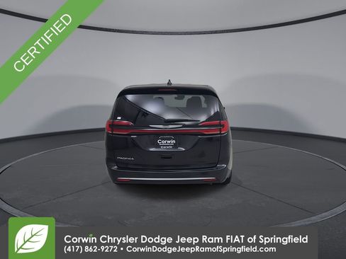 Certified 2023 Chrysler Pacifica Touring-L FWD image 13