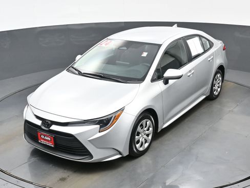 Used 2024 Toyota Corolla LE image 34