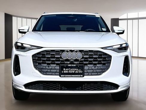 Used 2025 Audi Q5 Premium w/ Convenience Package AWD/4WD image 2