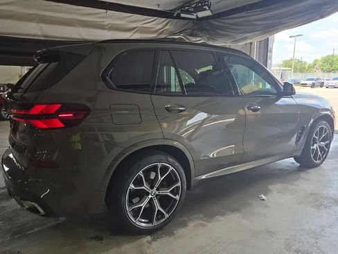 Used 2024 BMW X5 xDrive40i w/ M Sport Package AWD/4WD image 4