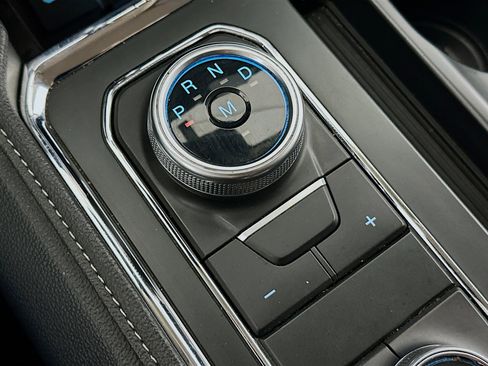 Used 2024 Ford Expedition Max XLT image 25