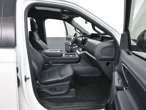 New 2025 Ford Expedition Platinum w/ Stealth Performance Package image 12