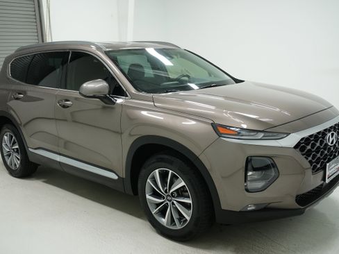 Used 2020 Hyundai Santa Fe SEL w/ Convenience Package image 3