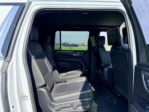 Used 2021 Chevrolet Suburban Premier image 9