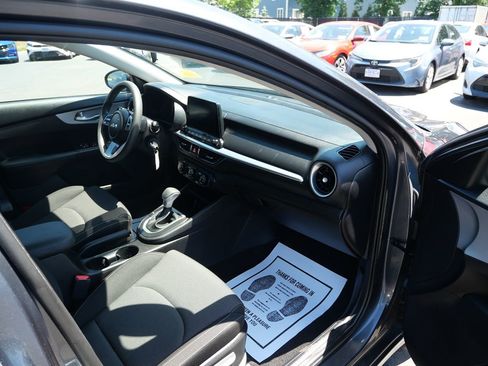 Used 2023 Kia Forte LXS FWD image 17