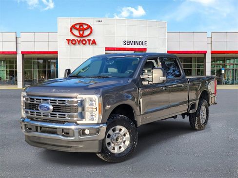 Used 2023 Ford F250 XLT image 1