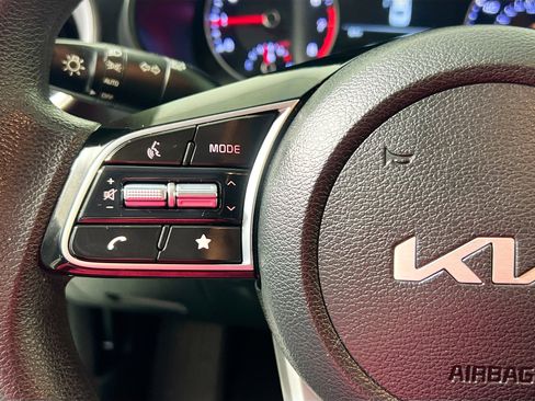 Used 2023 Kia Forte LXS image 18