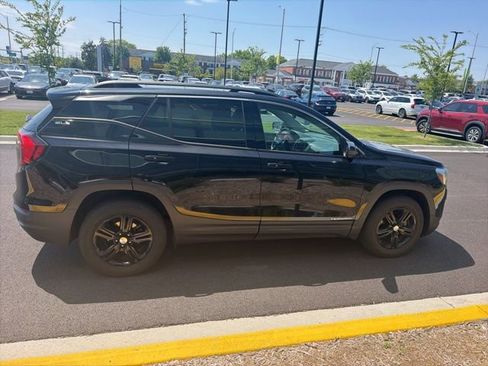 Used 2018 GMC Terrain SLE w/ Driver Convenience Package AWD/4WD image 13