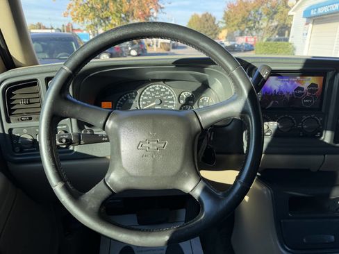 Used 2002 Chevrolet Avalanche 4x4 w/ Off-Road Suspension Pkg image 25