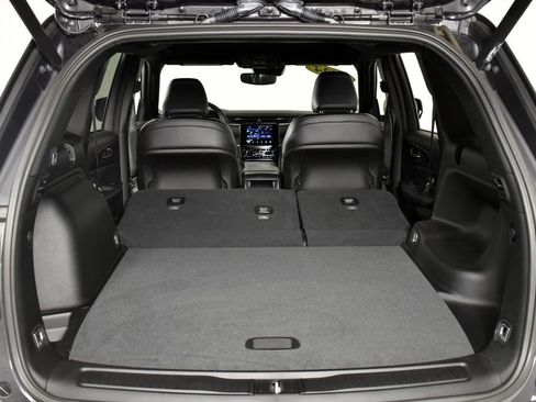 Used 2024 Jeep Grand Cherokee Altitude image 24