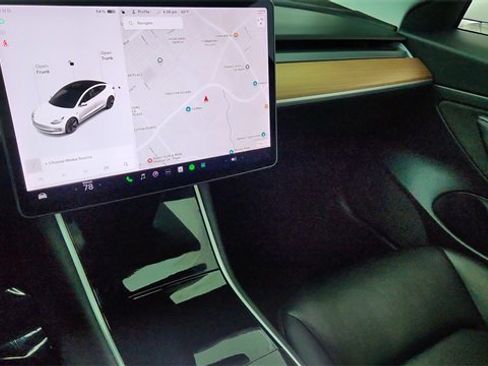 Used 2020 Tesla Model 3 Standard Range Plus image 42