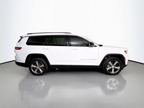 Used 2022 Jeep Grand Cherokee L Limited RWD image 11