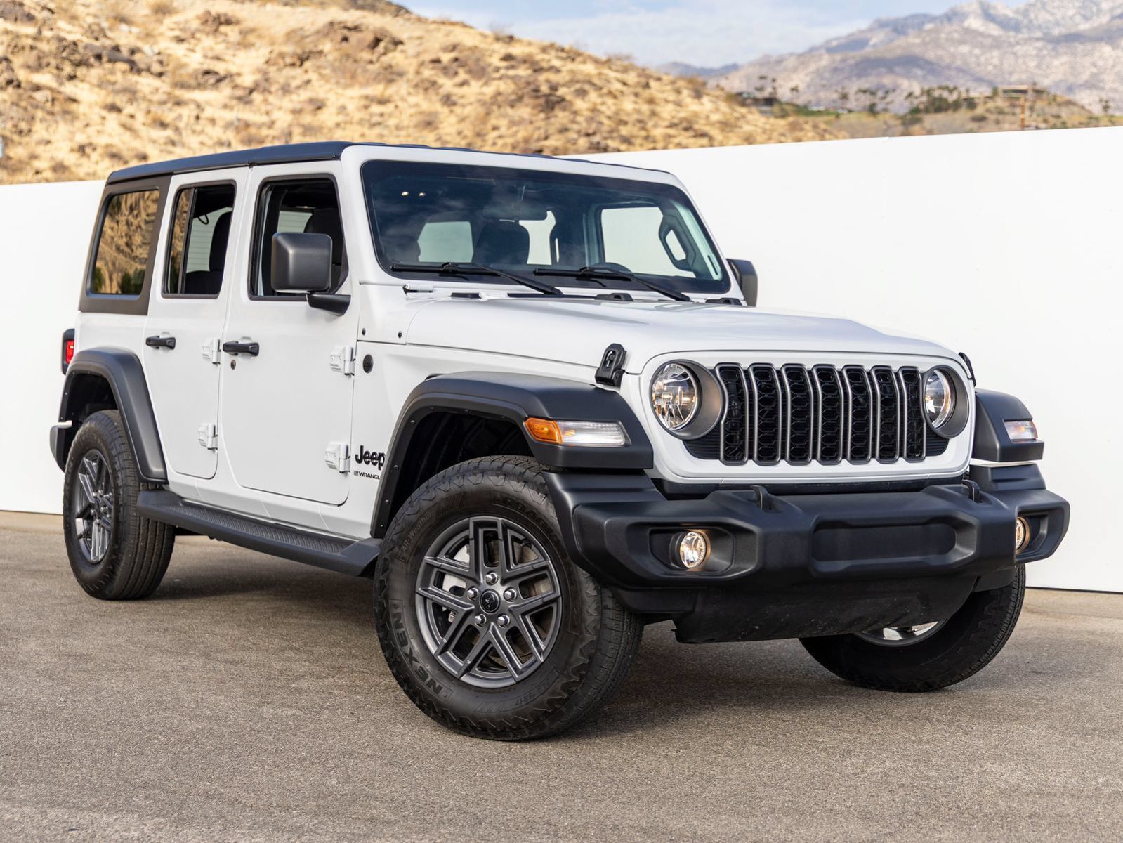 Used 2025 Jeep Wrangler Unlimited Sport AWD/4WD image 7