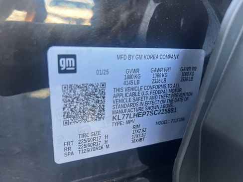 Used 2025 Chevrolet Trax LT image 29