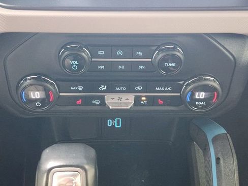 Used 2023 Ford Bronco Wildtrak AWD/4WD image 19