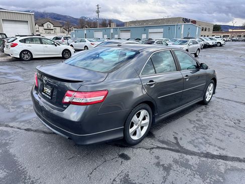 Used 2010 Toyota Camry SE image 3