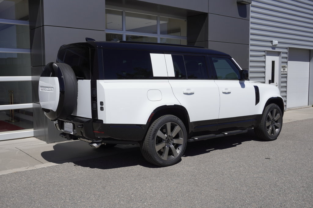 New 2026 Land Rover Defender 130 V8 AWD/4WD image 4
