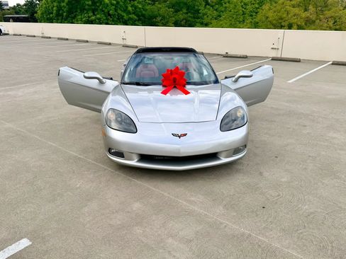 Used 2007 Chevrolet Corvette Coupe w/ Preferred Equipment Group RWD image 31