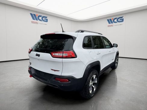 Used 2018 Jeep Cherokee Trailhawk AWD/4WD image 4