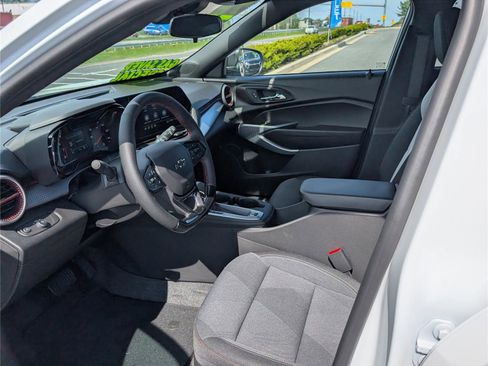 New 2026 Chevrolet Trax RS w/ Sunroof Package FWD image 10