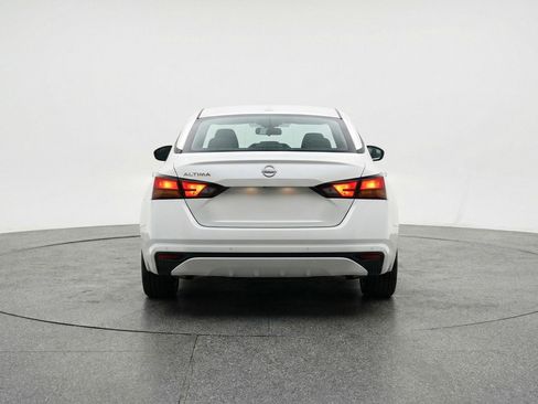 Used 2025 Nissan Altima 2.5 SV image 7