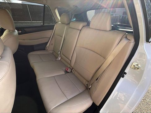 Used 2016 Subaru Outback 2.5i Limited image 25