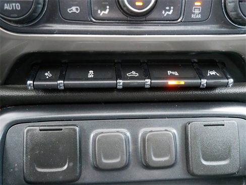 Used 2018 Chevrolet Silverado 1500 High Country image 18