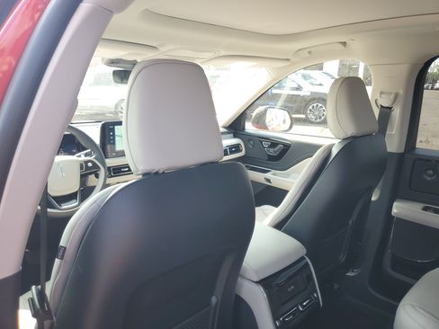 New 2026 Lincoln Aviator Reserve w/ Jet Appearance Package AWD/4WD image 24