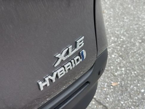Certified 2024 Toyota Sienna XLE w/ XLE Plus Package FWD image 7