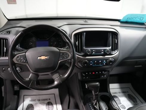 Used 2019 Chevrolet Colorado Z71 w/ Z71 Midnight Edition image 15