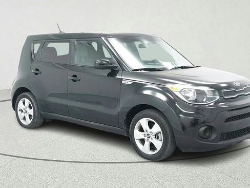 Used 2017 Kia Soul FWD image 1