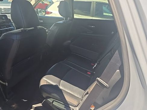 Used 2023 Nissan Pathfinder SL AWD/4WD image 5