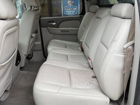 Used 2010 Chevrolet Avalanche LTZ image 13