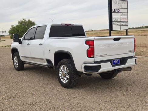 Used 2024 Chevrolet Silverado 3500 High Country w/ High Country Premium Package AWD/4WD image 3