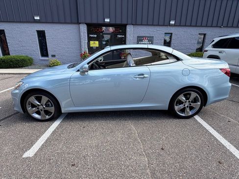 Used 2010 Lexus IS 250C RWD image 44