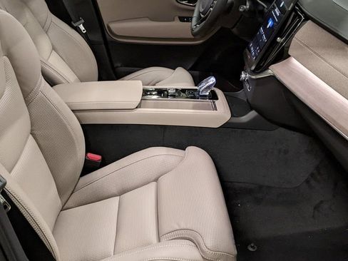 New 2026 Volvo XC90 B6 Ultra image 29