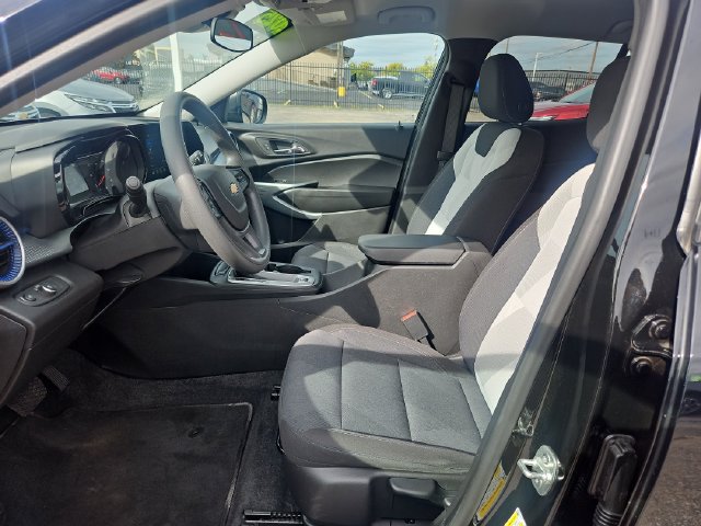 Used 2025 Chevrolet Trax LS FWD image 9