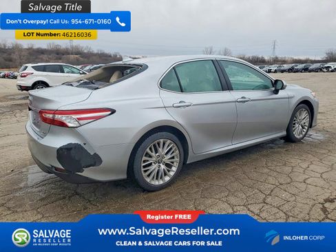 Used 2018 Toyota Camry XLE w/ Audio Package image 4