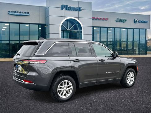 Used 2025 Jeep Grand Cherokee Laredo X image 2