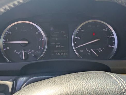 Used 2017 Toyota Highlander Limited image 15