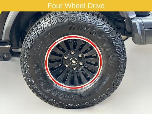 Certified 2025 Ford Bronco Big Bend w/ Black Diamond Package AWD/4WD image 6