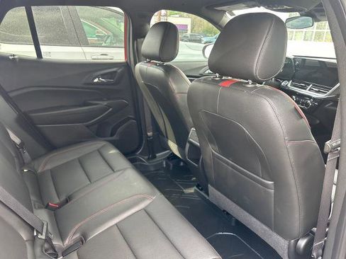 Used 2024 Chevrolet Trax RS w/ Sunroof Package image 7