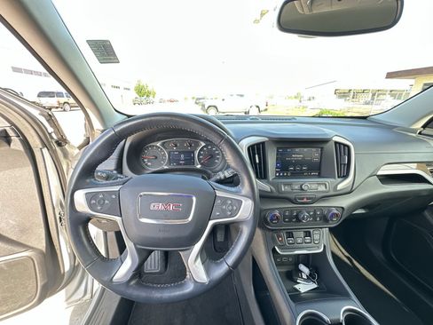 Used 2021 GMC Terrain SLE w/ Driver Convenience Package AWD/4WD image 11