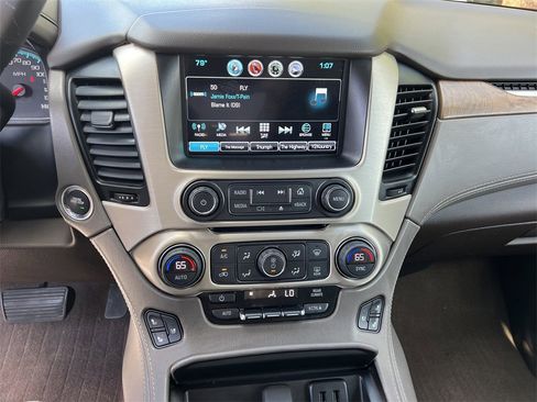 Used 2020 GMC Yukon Denali w/ Denali Premium Package image 25