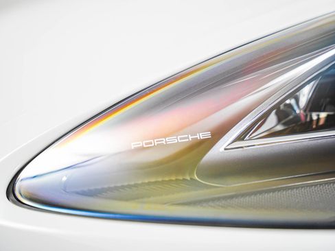 Certified 2020 Porsche Macan AWD/4WD image 29