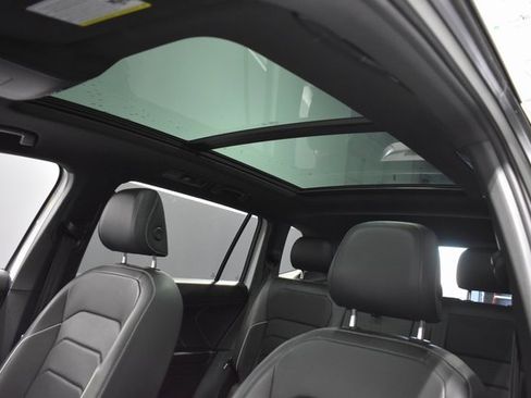 Used 2022 Volkswagen Tiguan SEL R-Line image 18