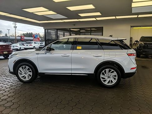 Certified 2025 Lincoln Corsair Premiere image 8