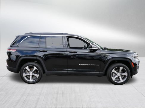 Used 2025 Jeep Grand Cherokee Limited w/ Trailer Tow Package AWD/4WD image 8